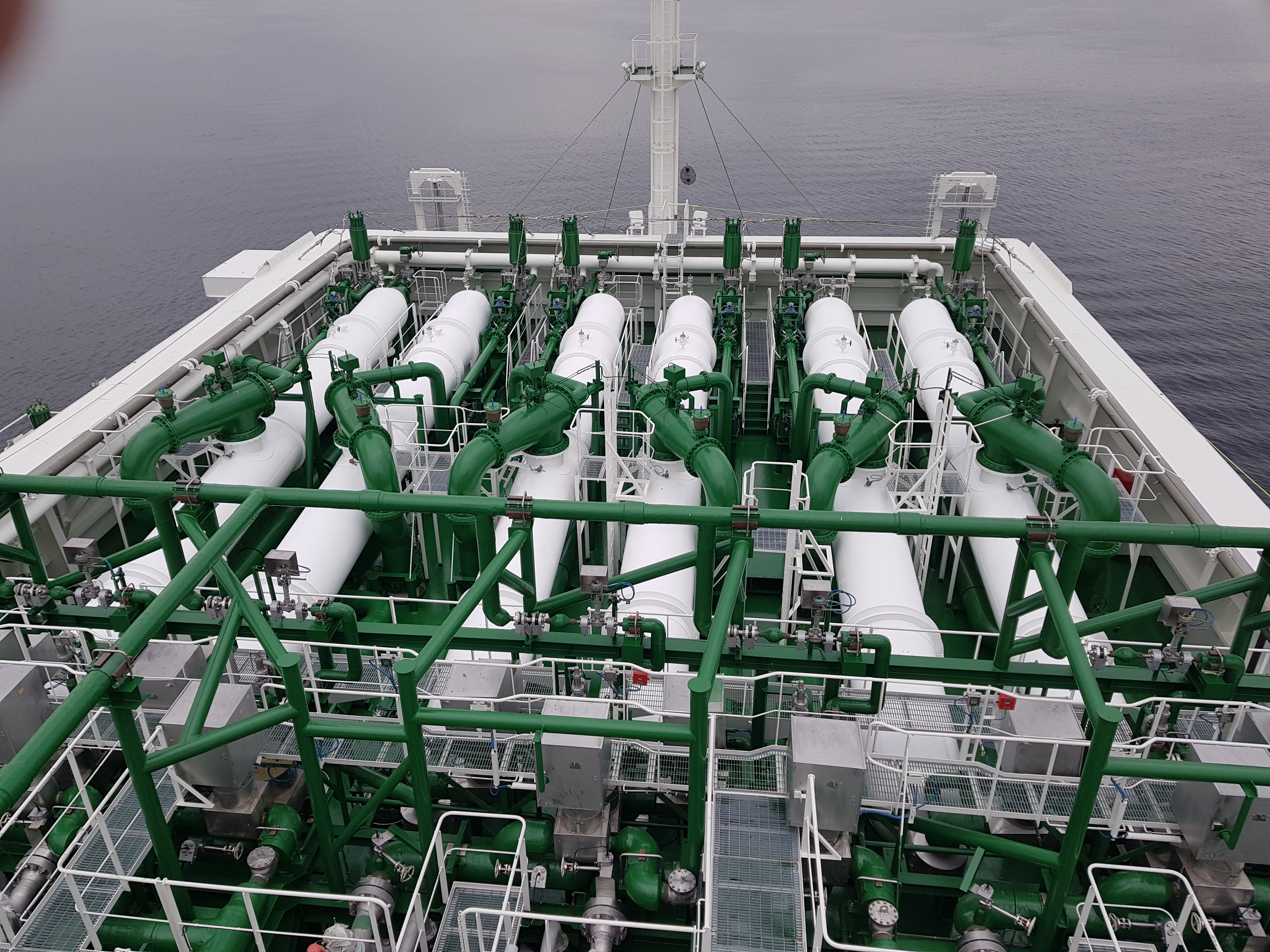 Regasification equipment on deck